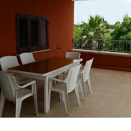 Casa Via Lazio Tatil Evi